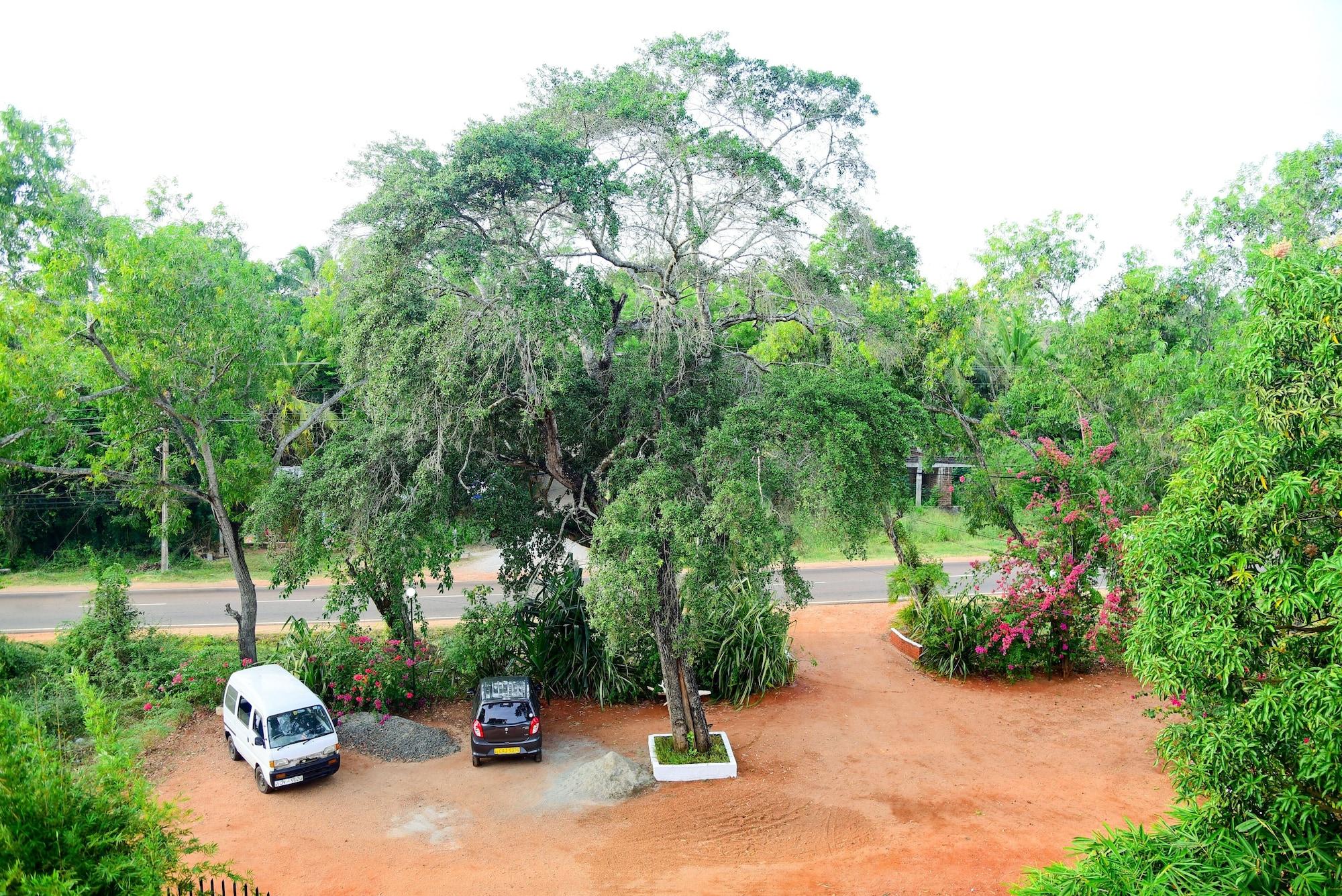 Hotel Moonstone Anuradhapura Exterior foto